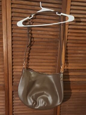 Everyday Brown Shoulder Bag with Adjustable Strap
